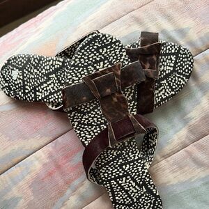 Women's Brown Leather Slide Sandals with Patterned Footbed